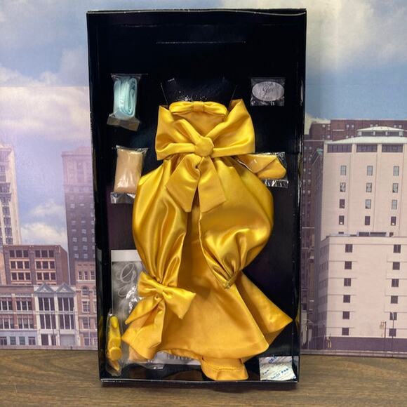 Vintage 90s Ashton-Drake 15.5" Gene Marshall GOLD SENSATION OF #94686 (1998) - Picture 2 of 5